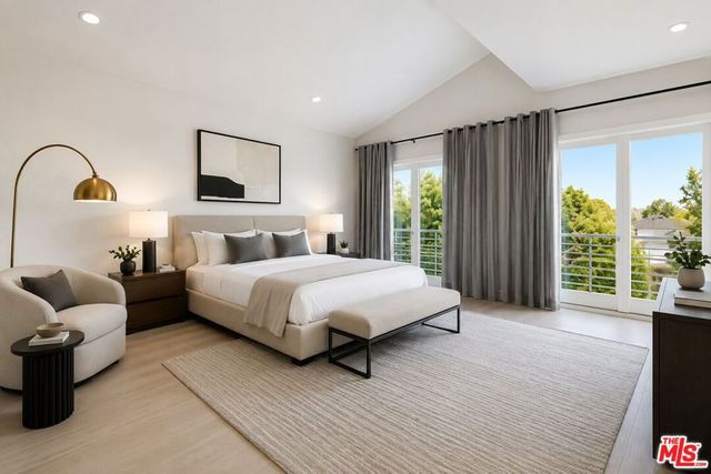 12318 Dorothy Street, Los Angeles, CA 90049