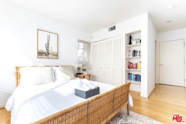 12318 Dorothy Street, Los Angeles, CA 90049
