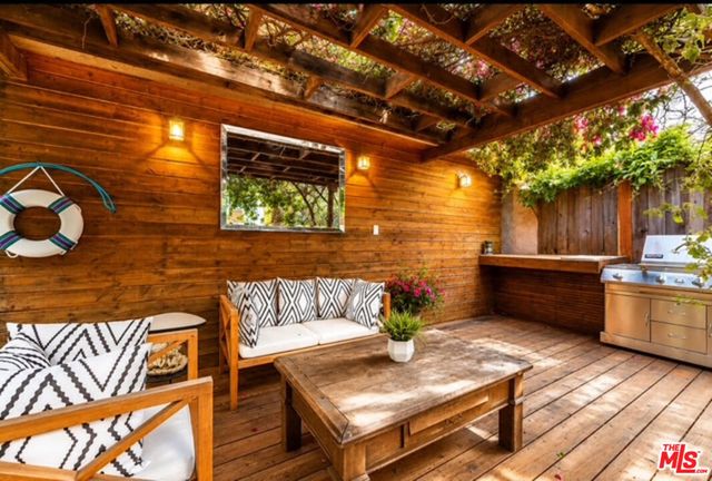 12318 Dorothy Street, Los Angeles, CA 90049