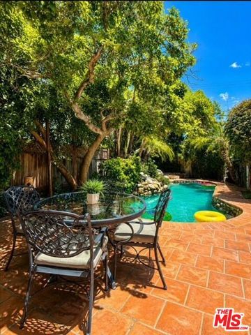 12318 Dorothy Street, Los Angeles, CA 90049