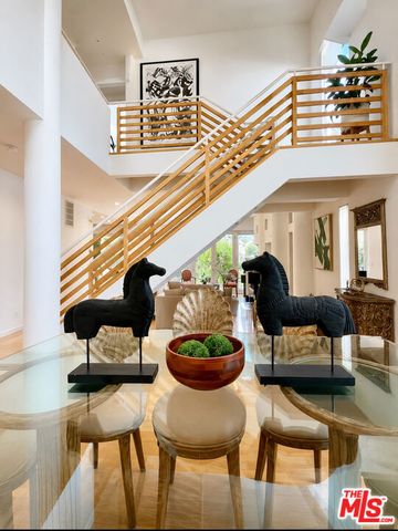 12318 Dorothy Street, Los Angeles, CA 90049