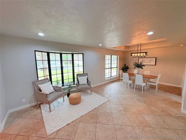 1115 Surrey Drive, Ardmore, OK 73401