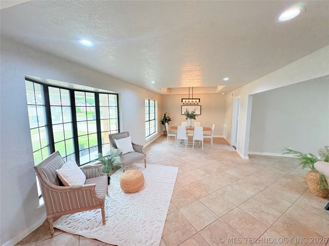 1115 Surrey Drive, Ardmore, OK 73401