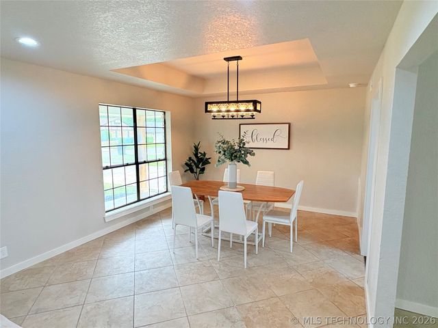 1115 Surrey Drive, Ardmore, OK 73401