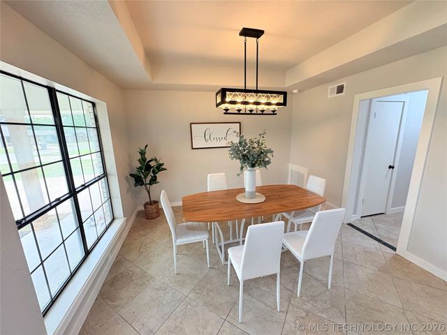 1115 Surrey Drive, Ardmore, OK 73401