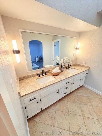 1115 Surrey Drive, Ardmore, OK 73401