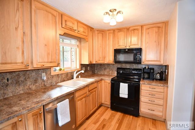 10230 N Dorian Avenue, Idaho Falls, ID 83401