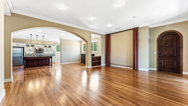 210 NW F Street, Bentonville, AR 72712