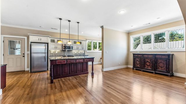 210 NW F Street, Bentonville, AR 72712