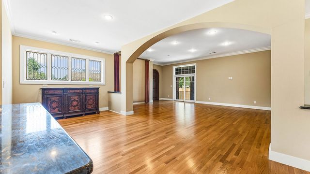 210 NW F Street, Bentonville, AR 72712