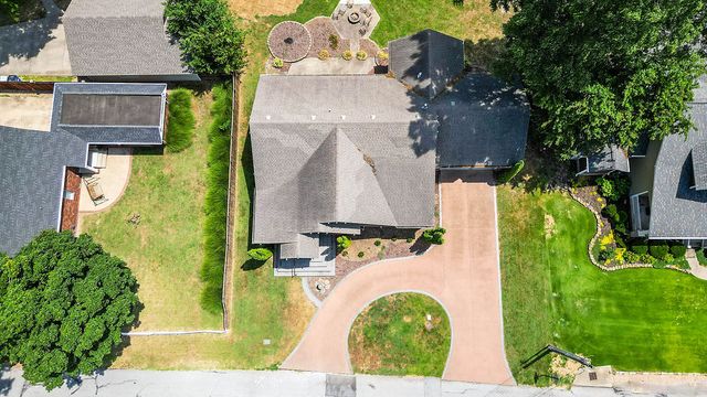 210 NW F Street, Bentonville, AR 72712