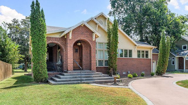 210 NW F Street, Bentonville, AR 72712