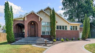 210 NW F Street, Bentonville, AR 72712