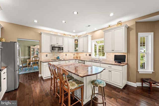 8 CAMERON CT, Exton, PA 19341
