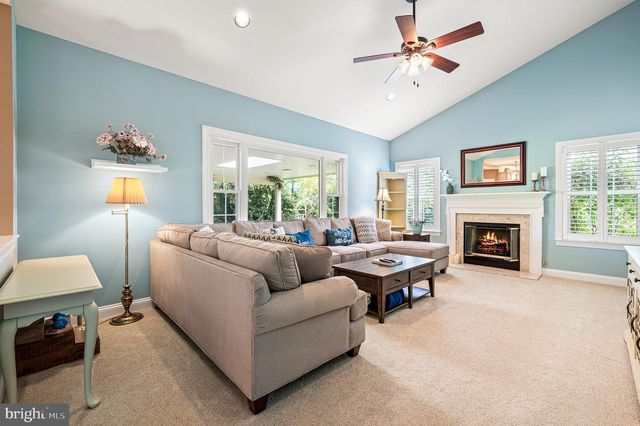 8 CAMERON CT, Exton, PA 19341
