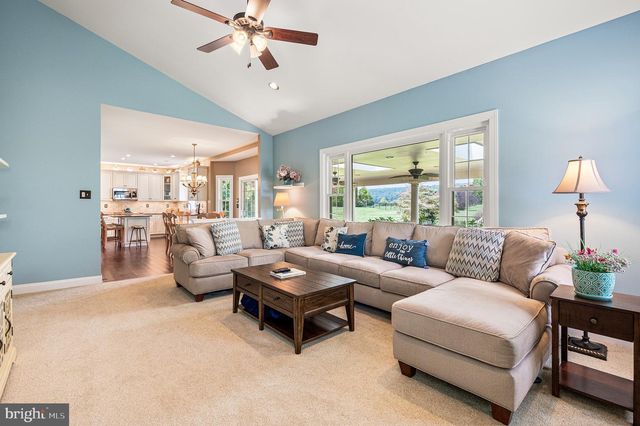 8 CAMERON CT, Exton, PA 19341