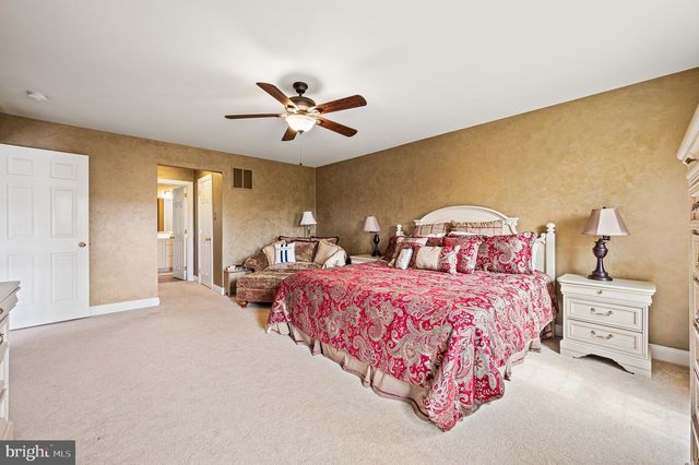 8 CAMERON CT, Exton, PA 19341