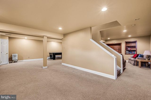 8 CAMERON CT, Exton, PA 19341