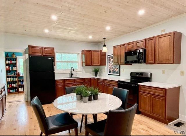 7636 East State Street, Lowville, NY 13367