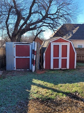 402 S 2nd Street, Guthrie, OK 73044