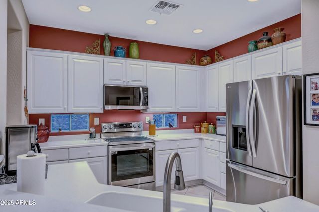 1758 W DION Drive, Phoenix, AZ 85086