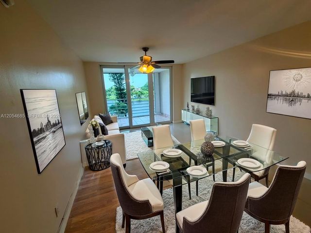 9440 Poinciana Pl 406, Davie, FL 33324