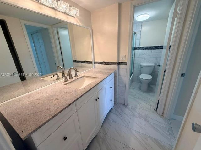 9440 Poinciana Pl 406, Davie, FL 33324