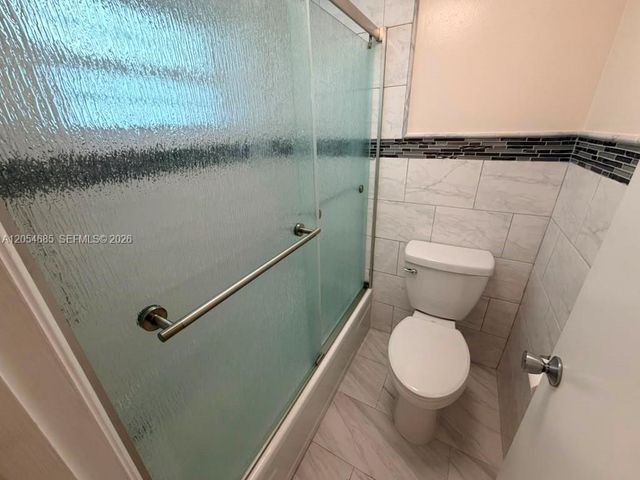 9440 Poinciana Pl 406, Davie, FL 33324