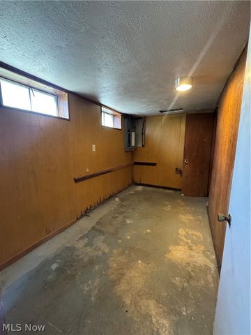2705 Columbia Road, Medina, OH 44256
