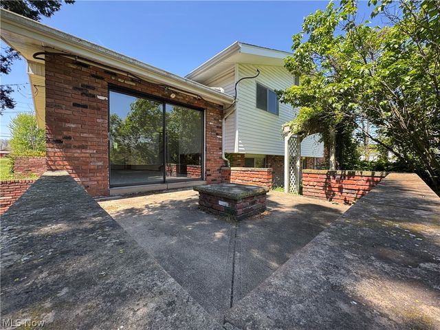 2705 Columbia Road, Medina, OH 44256
