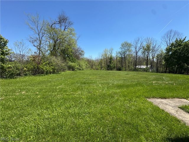 2705 Columbia Road, Medina, OH 44256