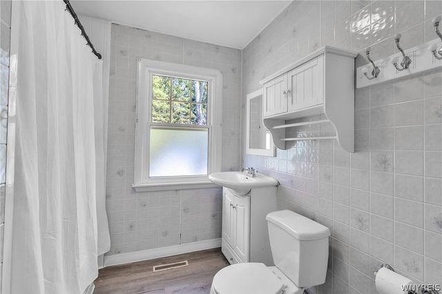 491 Pleasant Ave, Hamburg, NY 14075