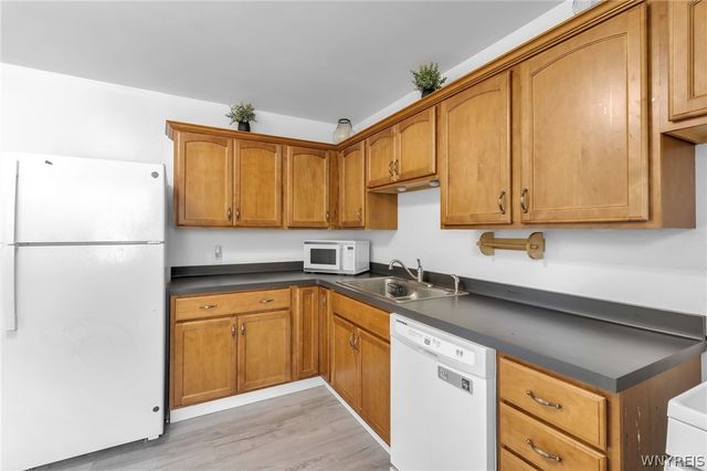 491 Pleasant Ave, Hamburg, NY 14075