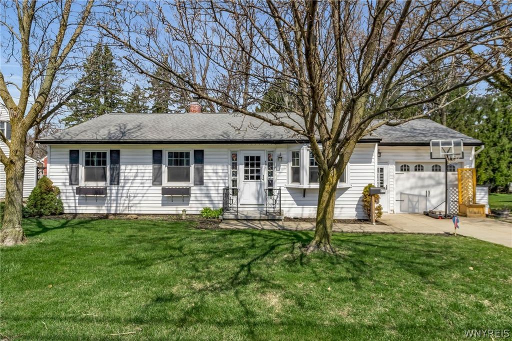 491 Pleasant Ave, Hamburg, NY 14075