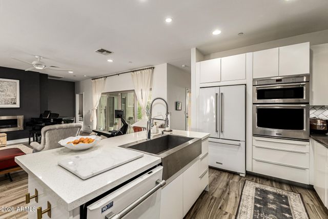 7636 E CATALINA Drive, Scottsdale, AZ 85251