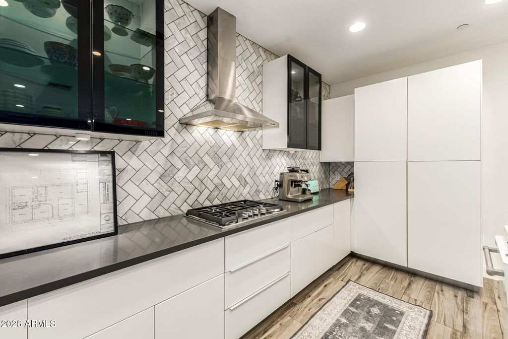 Image 15 of property listing at 7636 E CATALINA Drive, Scottsdale, AZ 85251