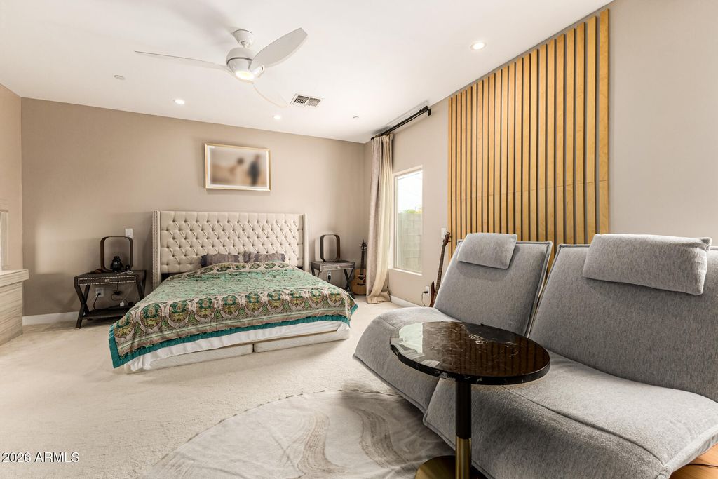 Image 17 of property listing at 7636 E CATALINA Drive, Scottsdale, AZ 85251