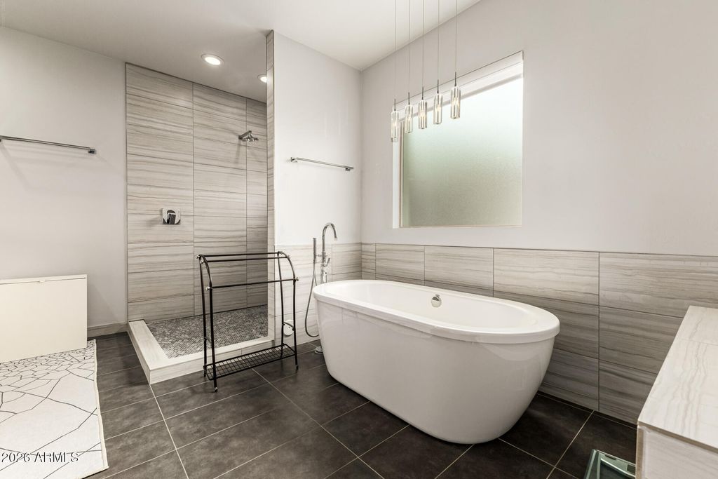 Image 22 of property listing at 7636 E CATALINA Drive, Scottsdale, AZ 85251