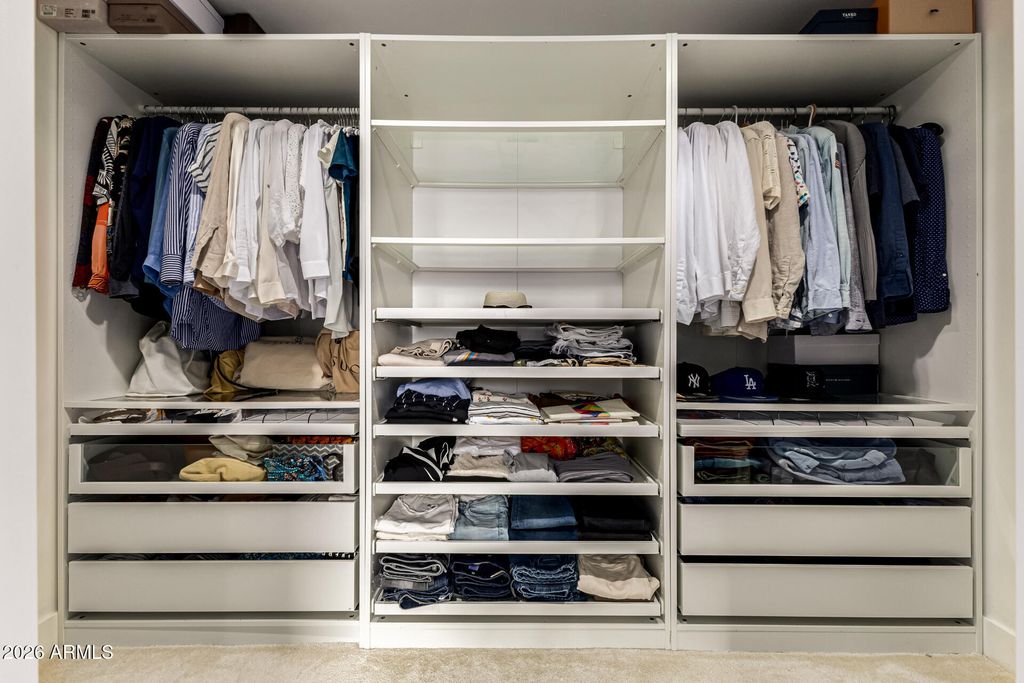 Image 25 of property listing at 7636 E CATALINA Drive, Scottsdale, AZ 85251