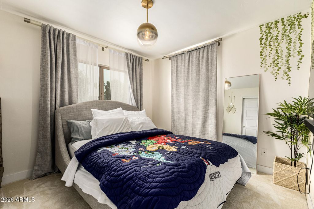 Image 29 of property listing at 7636 E CATALINA Drive, Scottsdale, AZ 85251