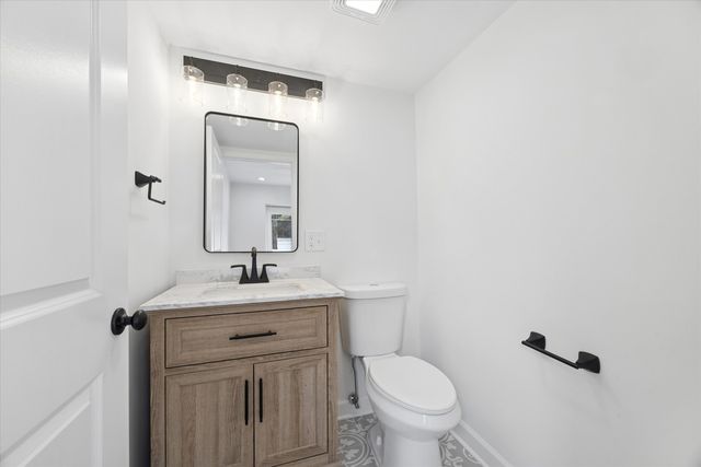 10527 S Albany Avenue, Chicago, IL 60655
