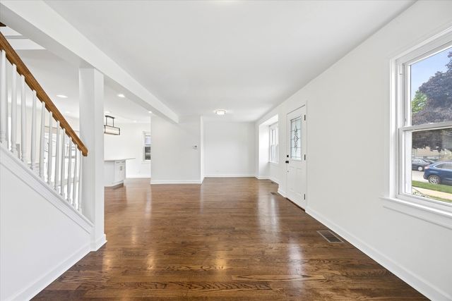 10527 S Albany Avenue, Chicago, IL 60655
