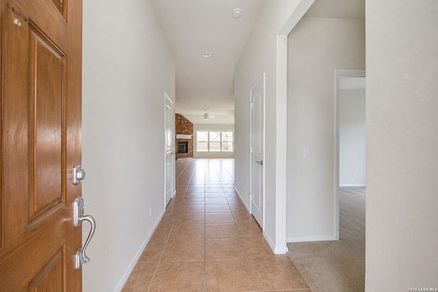 1411 OASIS CRK, San Antonio, TX 78260
