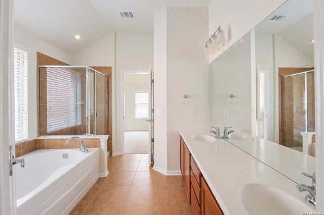 1411 OASIS CRK, San Antonio, TX 78260