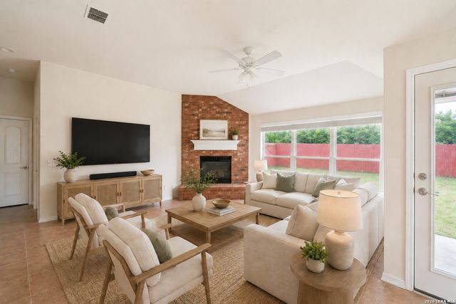 1411 OASIS CRK, San Antonio, TX 78260