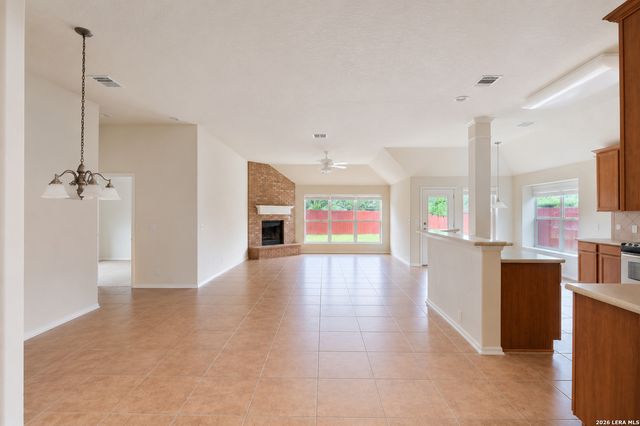 1411 OASIS CRK, San Antonio, TX 78260