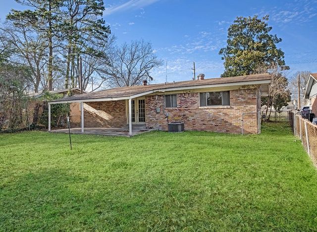 504 Redwater Road, Wake Village, TX 75501