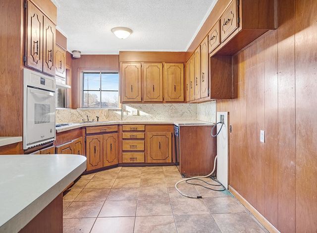 504 Redwater Road, Wake Village, TX 75501