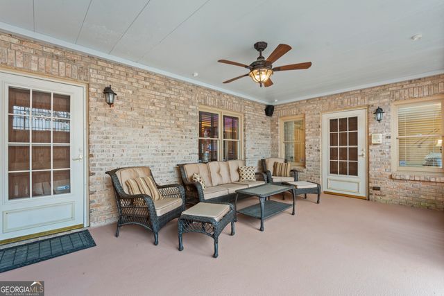 379 Bridgebrook Lane SW, Smyrna, GA 30082