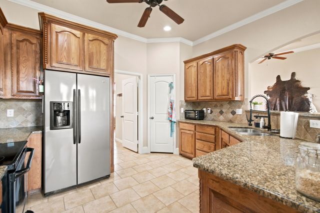 148 Fossil Rock Drive, Azle, TX 76020
